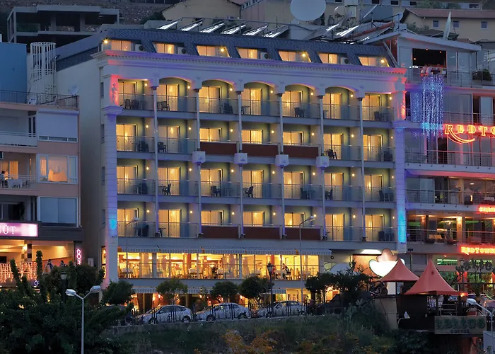 Numa Port Hotel
